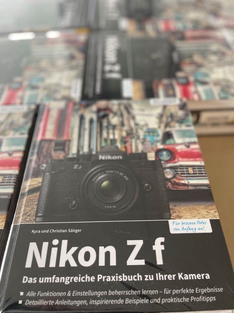 Ihr Praxisbuch zur Kamera Nikon Z f: Zwischen den Buchdeckeln stecken 376 Seiten prall gefüllt mit Know-how!